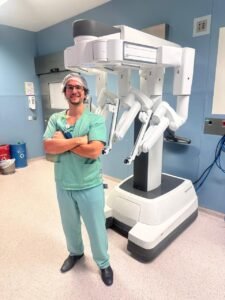 Dr. Guilherme e o robô cirúrgico